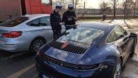 Policjanci w nieoznakowanych radiowozie grupy SPEED podczas działań prędkość w Mysłowicach