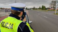 policjanci ruchu drogowego w trakcie działań &quot;Bezpieczny weekend majowy 2020&quot;